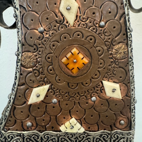 Antique Moroccan Tribal Gun Powder Flask / Case Hand Hammered With Bone Neck - Picture 2 of 16